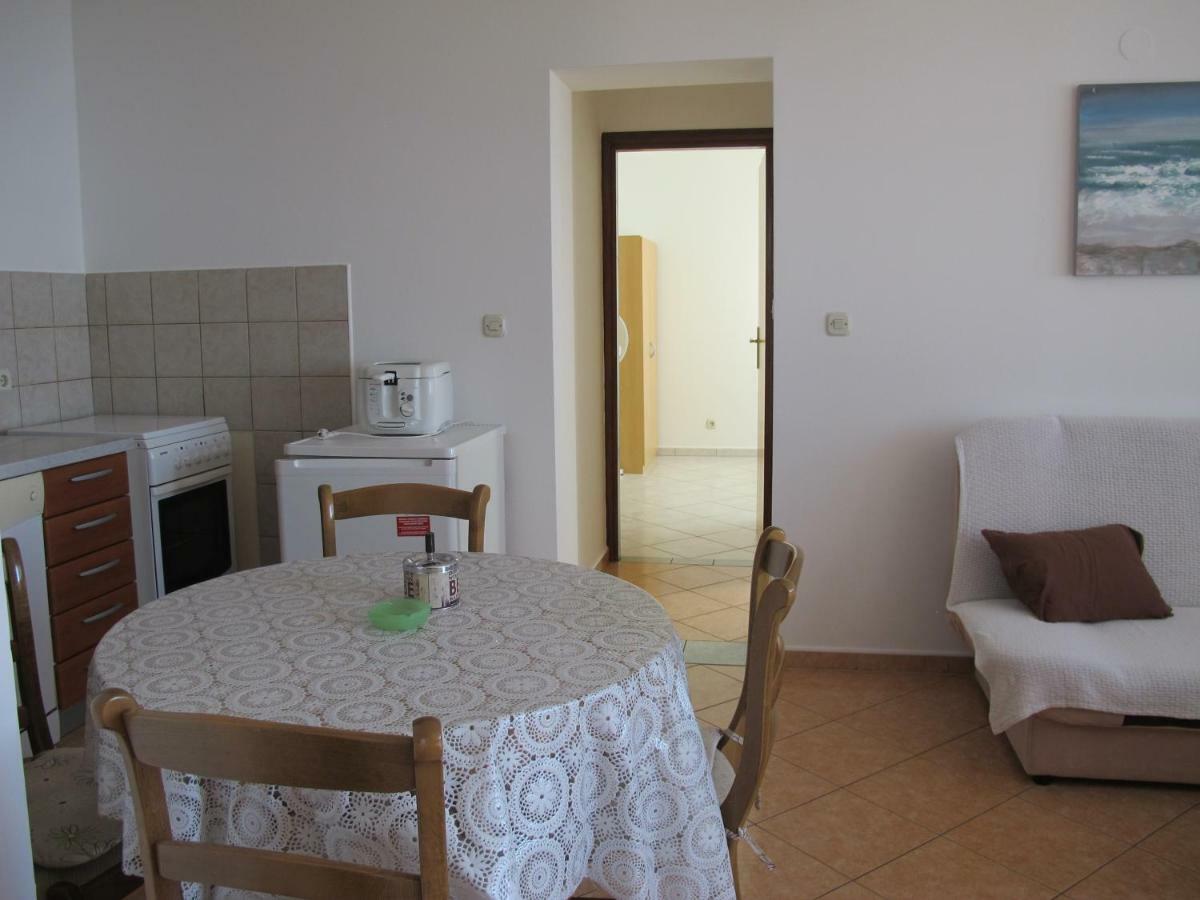 Apartmani Stille Karlobag Esterno foto