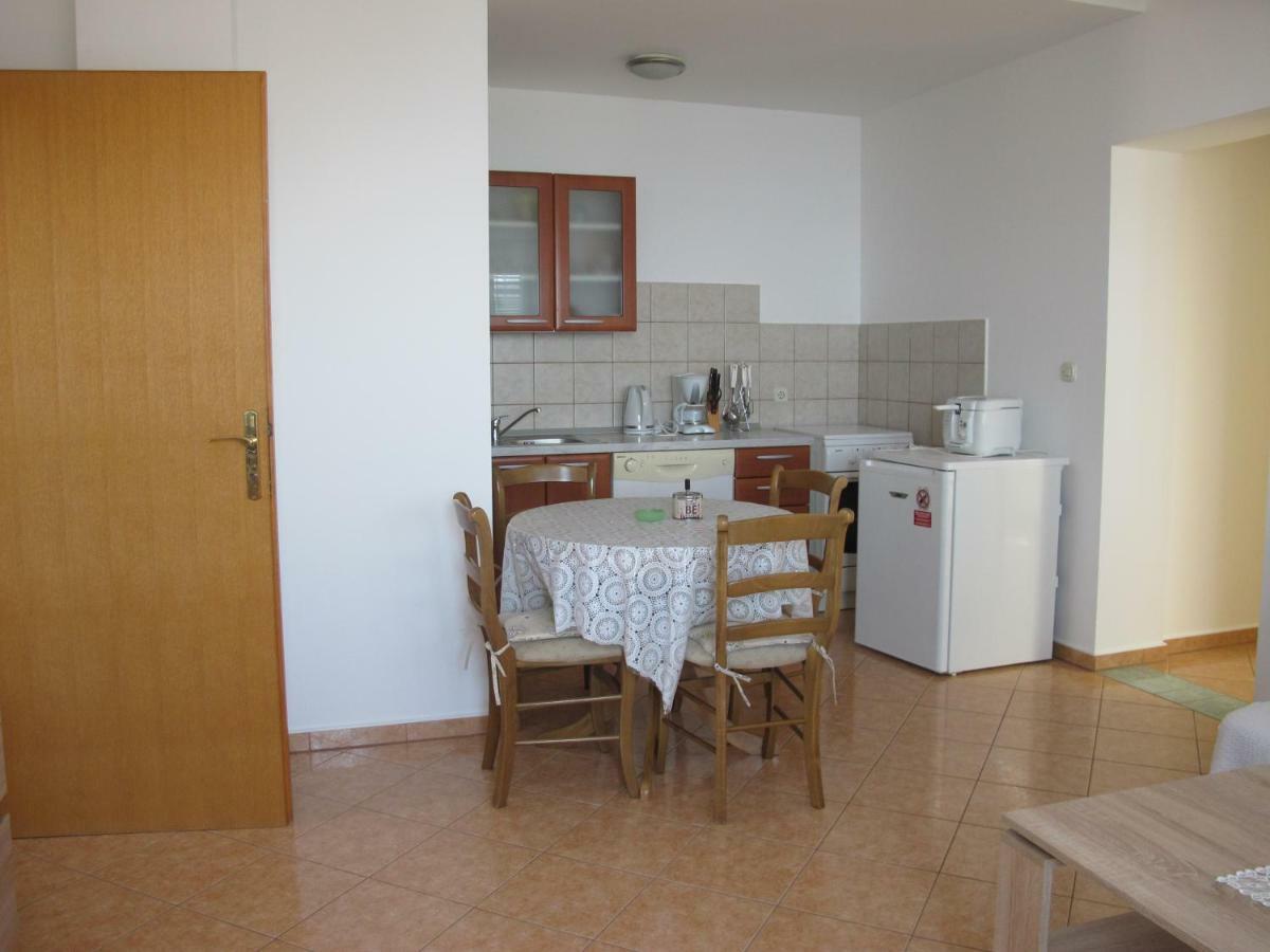 Apartmani Stille Karlobag Esterno foto