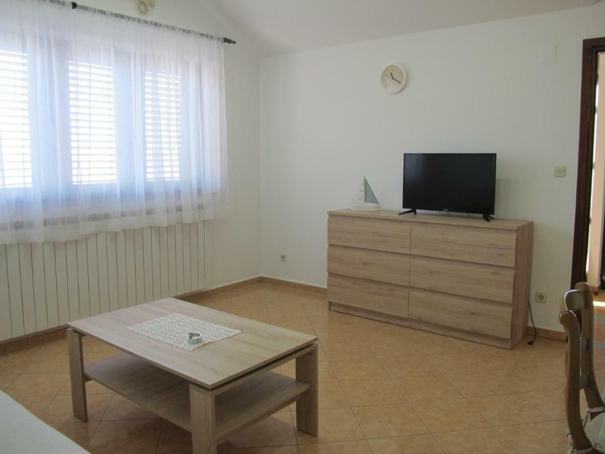 Apartmani Stille Karlobag Esterno foto