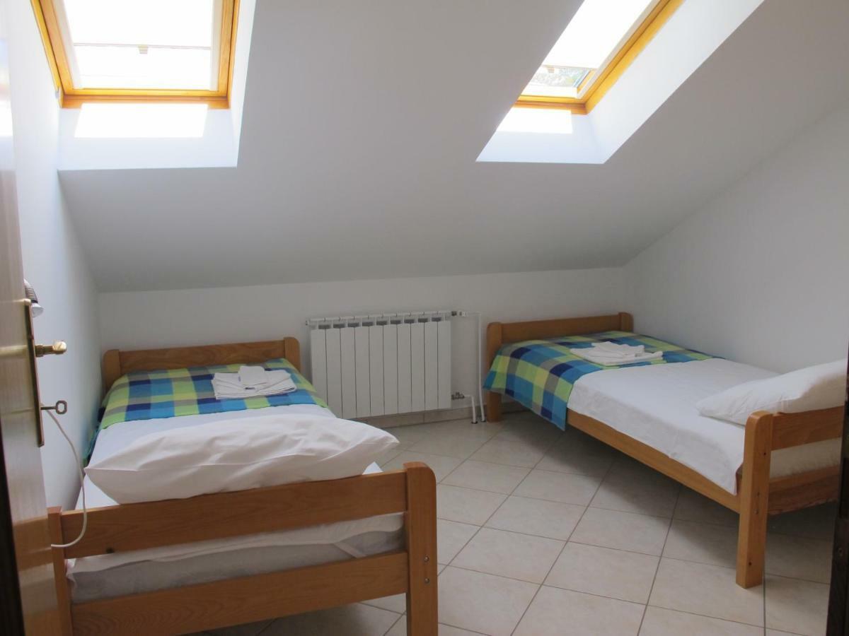 Apartmani Stille Karlobag Esterno foto