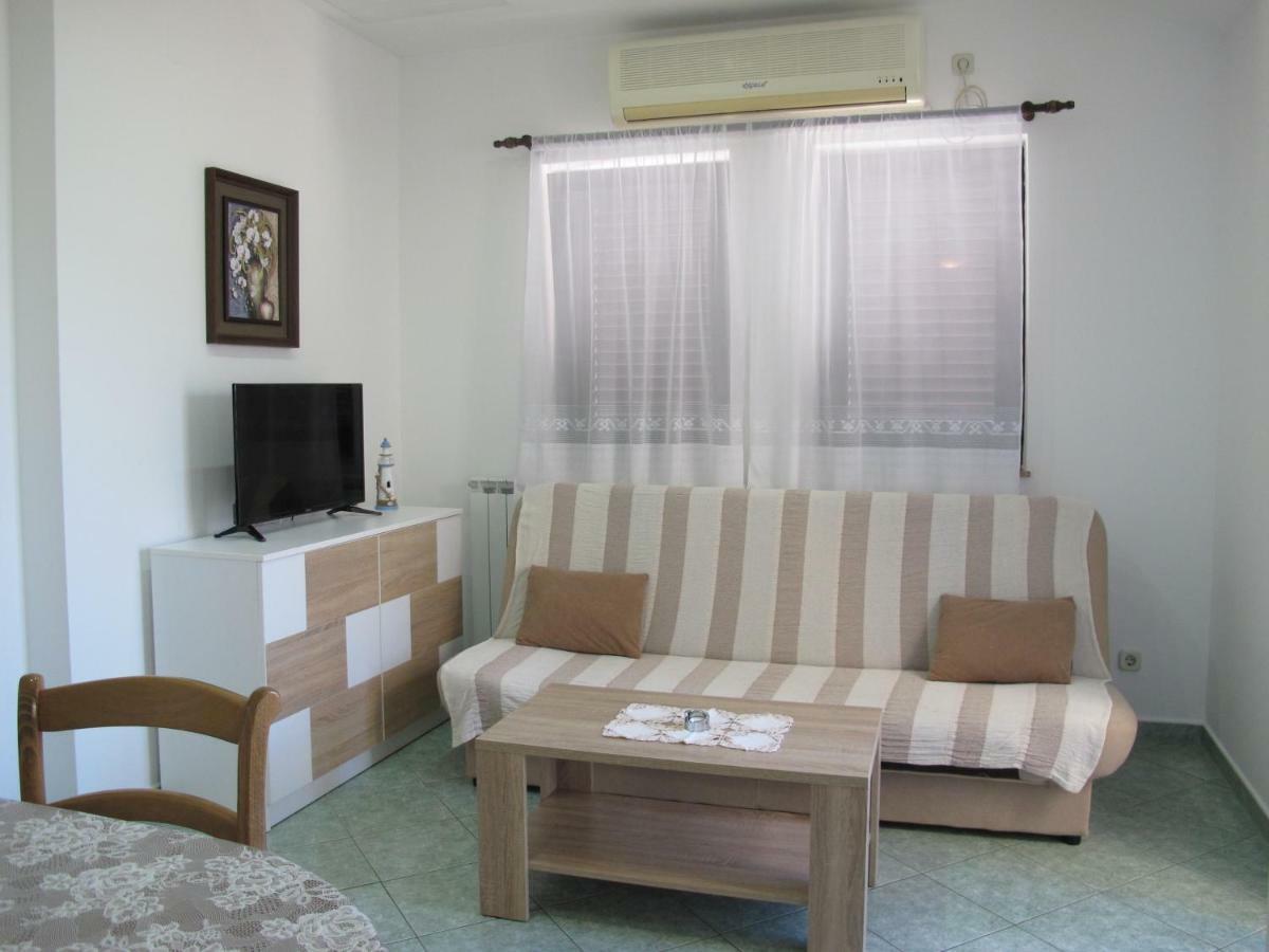 Apartmani Stille Karlobag Esterno foto