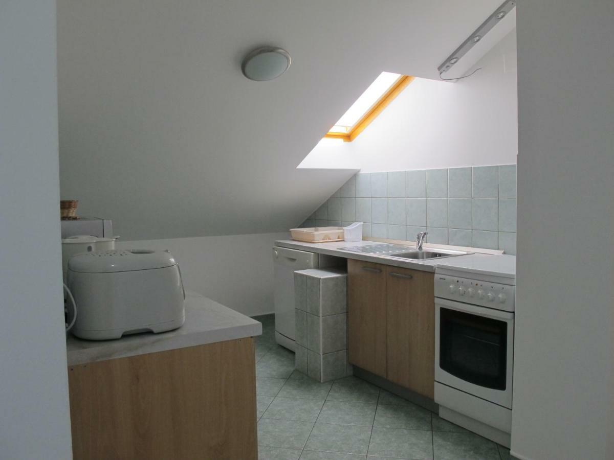 Apartmani Stille Karlobag Esterno foto