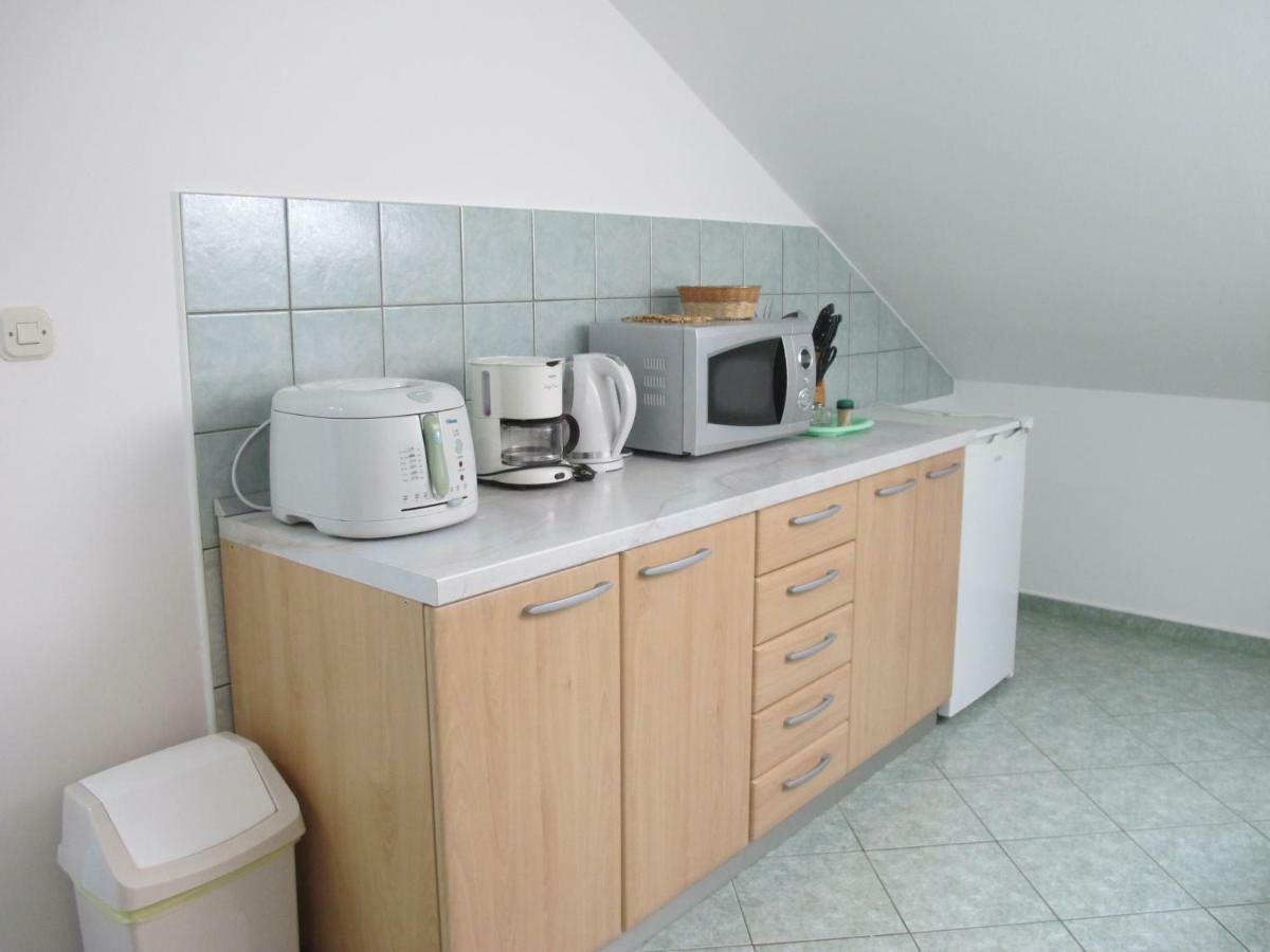 Apartmani Stille Karlobag Esterno foto